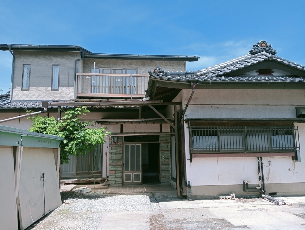 (R8-2)　契約者決定！<br/>
※更新　ペット（小・中型犬のみ）可になりました！<br/>
　<br/>
富士見駅から徒歩圏内の賃貸物件！<br/>
重厚な造りの日本家屋建築。間取りは広々！