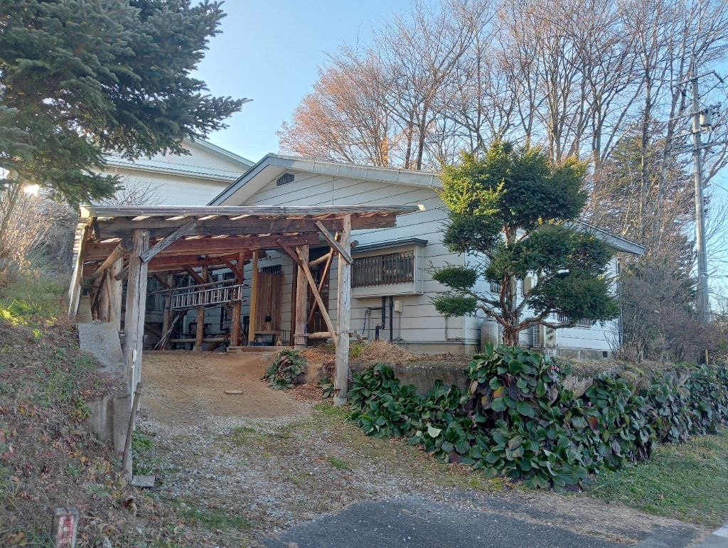 【購入者決定！】<br/>
(R7-11)移住者に人気がある本郷小学校へ徒歩5分<br/>
3DK平家コンパクトの平家住宅！